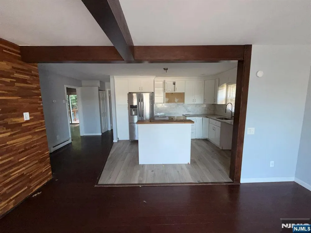 208 Maxim Drive Hopatcong, NJ 07843