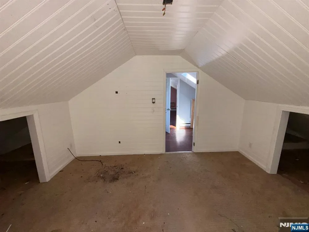 208 Maxim Drive Hopatcong, NJ 07843