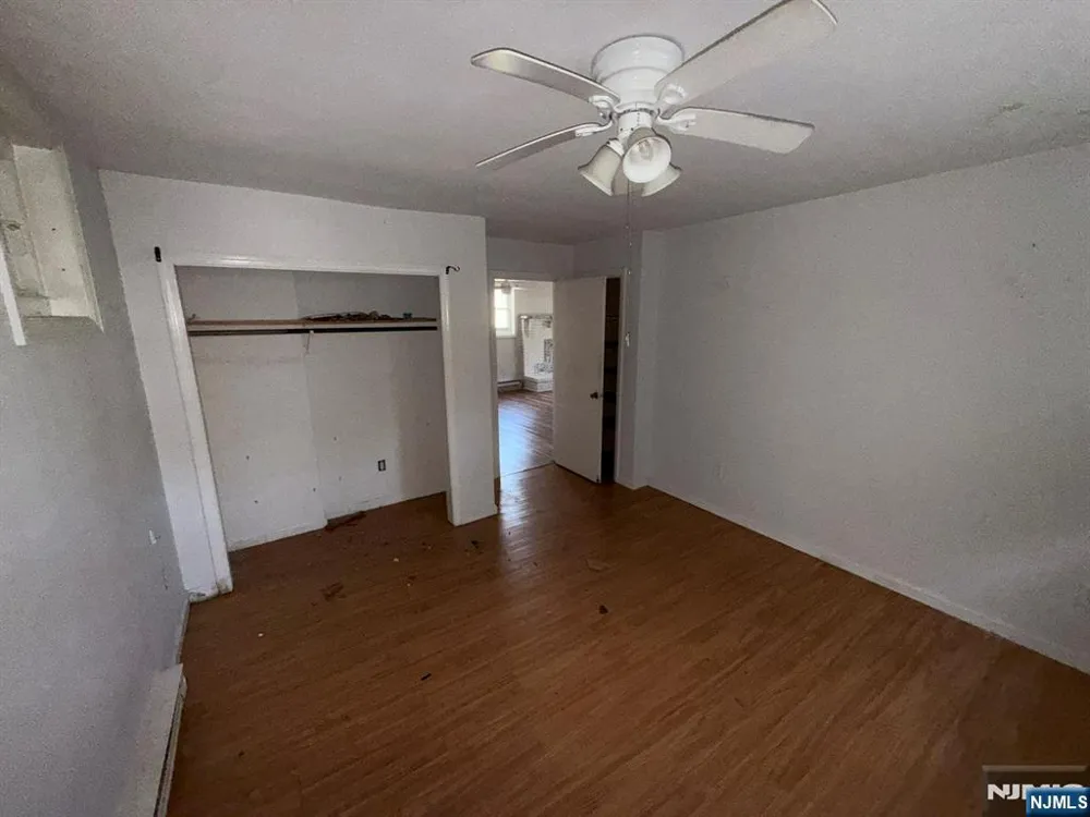 208 Maxim Drive Hopatcong, NJ 07843