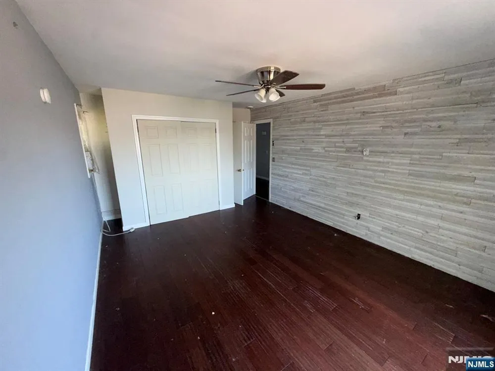 208 Maxim Drive Hopatcong, NJ 07843