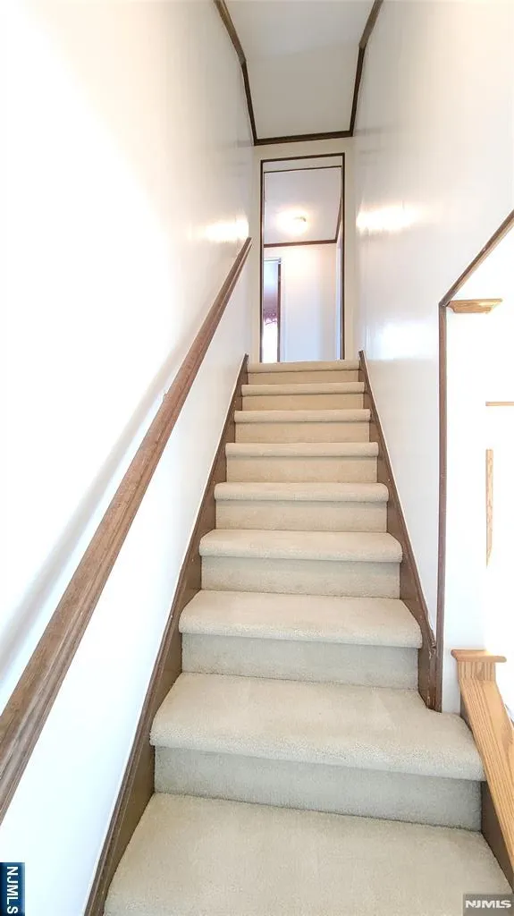 749 Ten Eyck Avenue Lyndhurst, NJ 07071