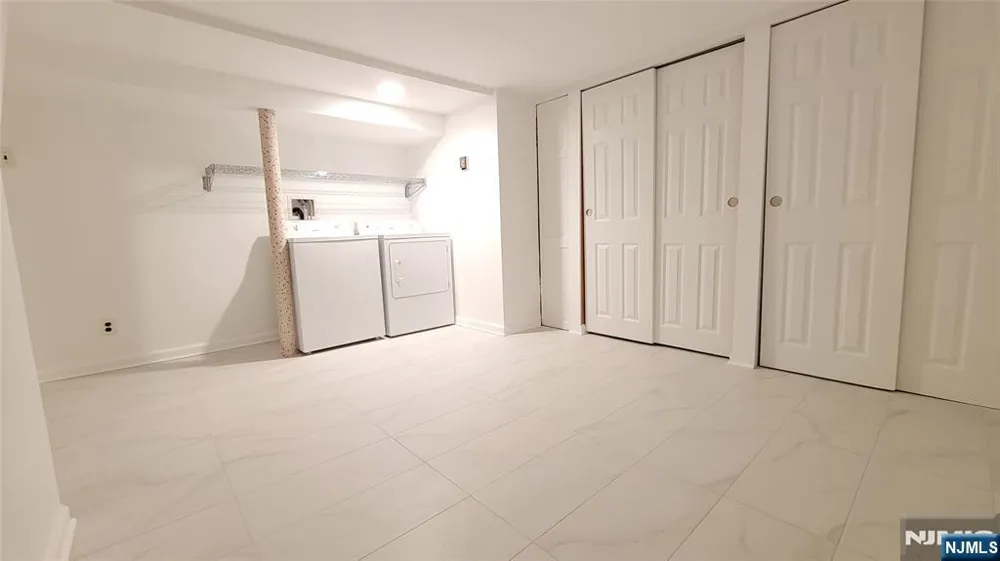 749 Ten Eyck Avenue Lyndhurst, NJ 07071