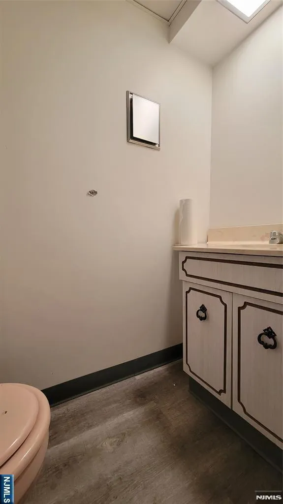 749 Ten Eyck Avenue Lyndhurst, NJ 07071