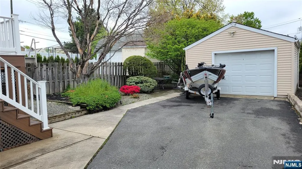 749 Ten Eyck Avenue Lyndhurst, NJ 07071