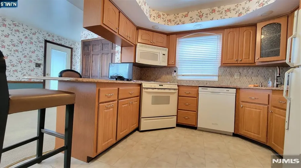 749 Ten Eyck Avenue Lyndhurst, NJ 07071
