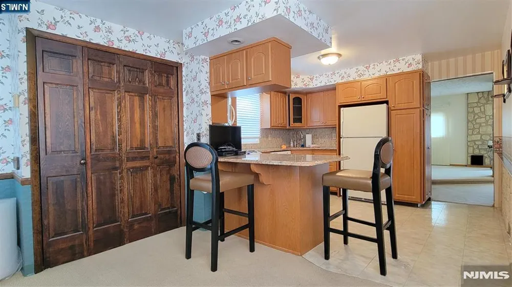 749 Ten Eyck Avenue Lyndhurst, NJ 07071