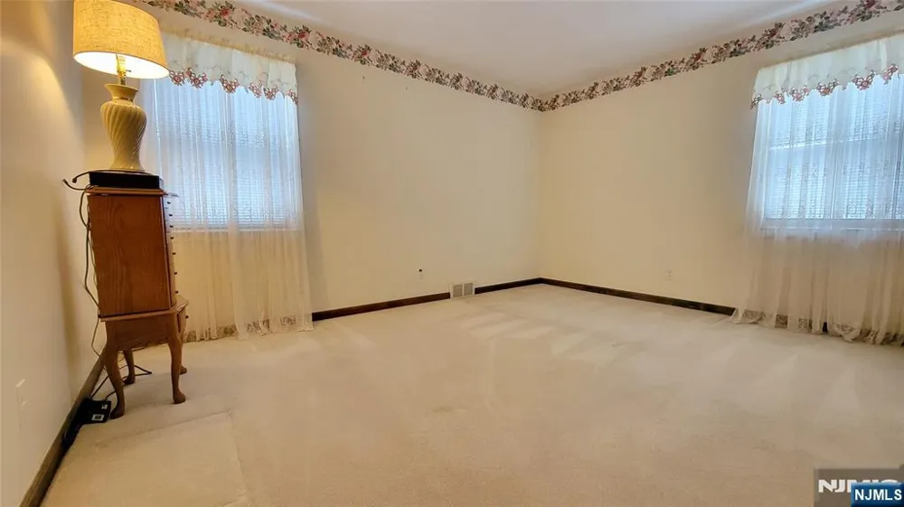 749 Ten Eyck Avenue Lyndhurst, NJ 07071