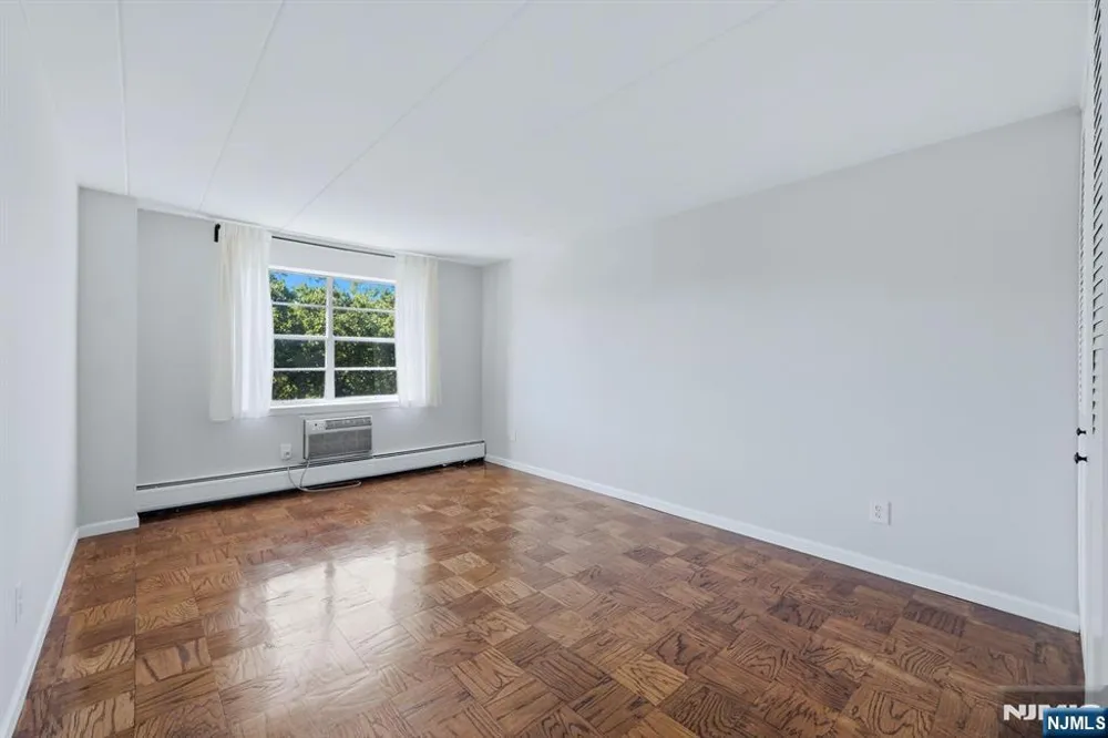25 Jefferson Street 6D Hackensack, NJ 07601
