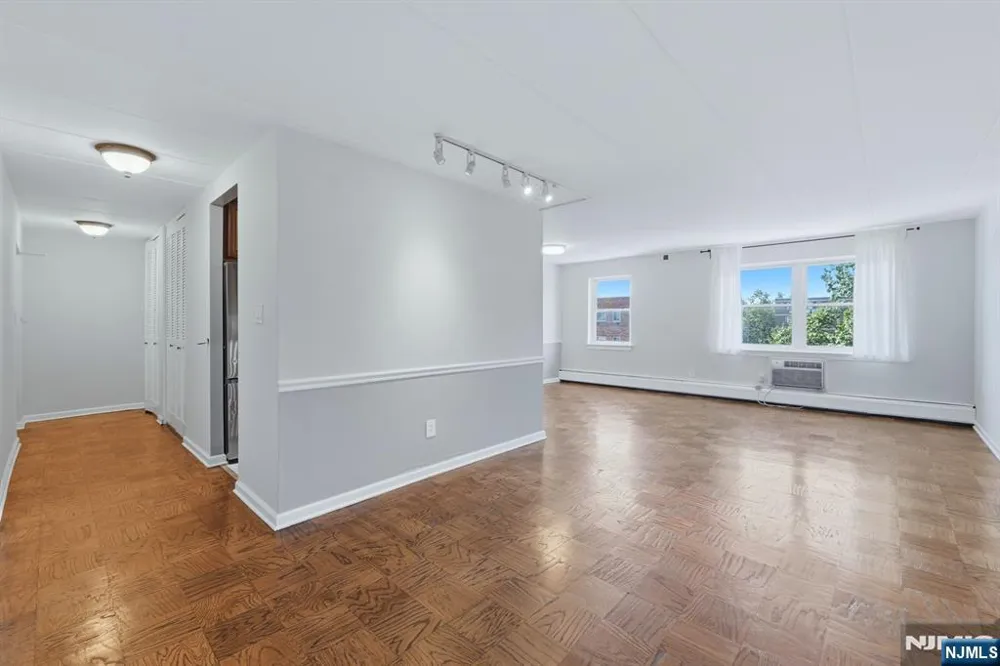25 Jefferson Street 6D Hackensack, NJ 07601