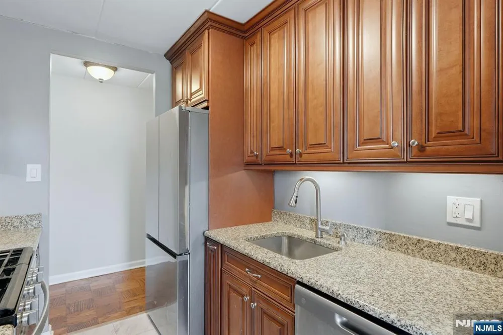 25 Jefferson Street 6D Hackensack, NJ 07601