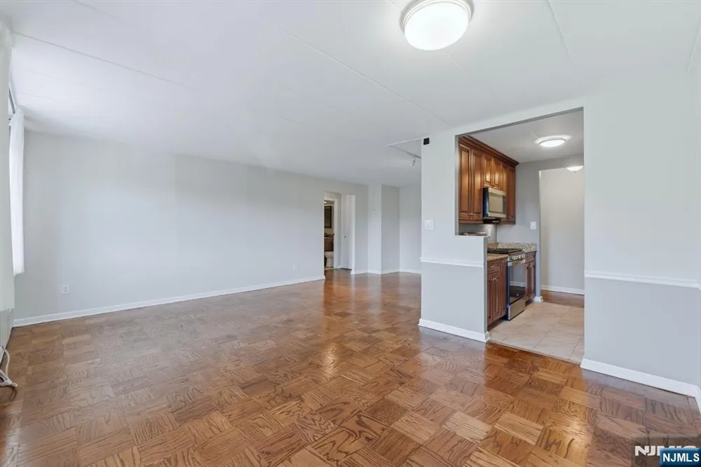 25 Jefferson Street 6D Hackensack, NJ 07601