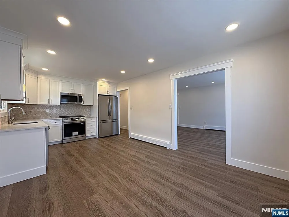 682 Valley Brook Avenue 2 Lyndhurst, NJ 07071
