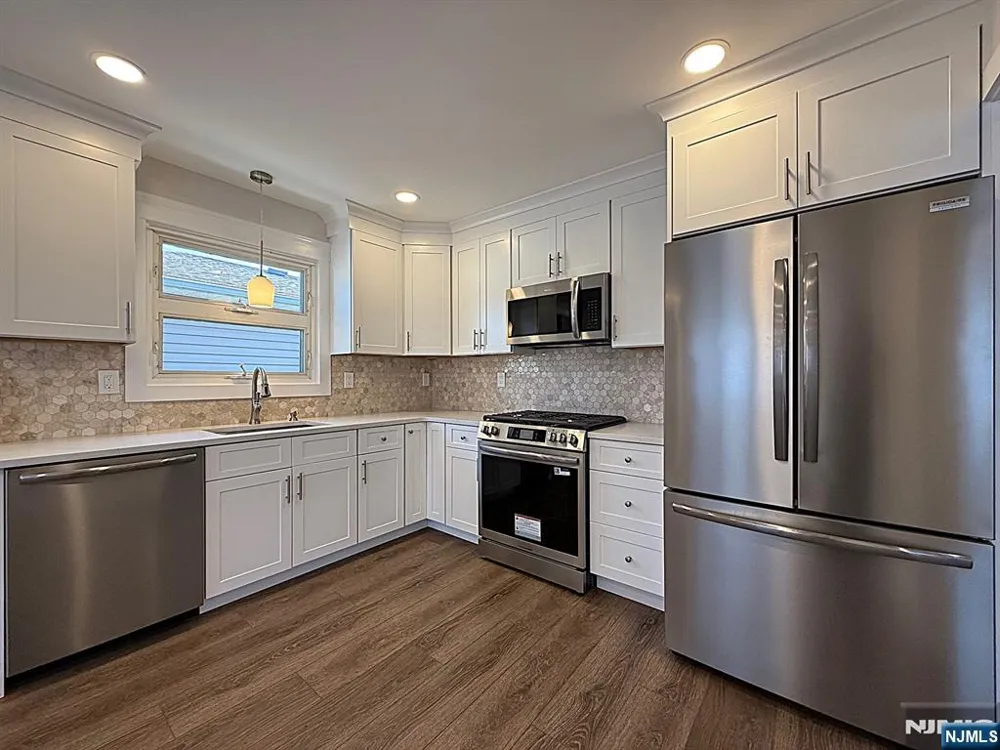 682 Valley Brook Avenue 2 Lyndhurst, NJ 07071