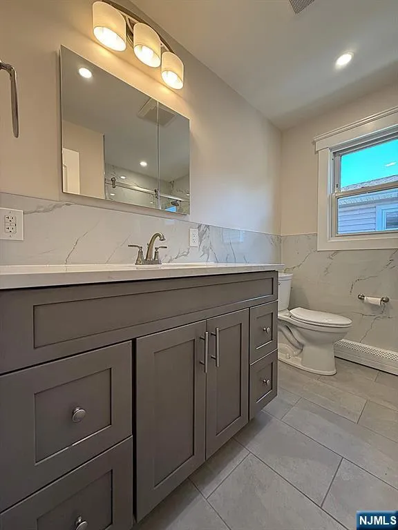 682 Valley Brook Avenue 2 Lyndhurst, NJ 07071