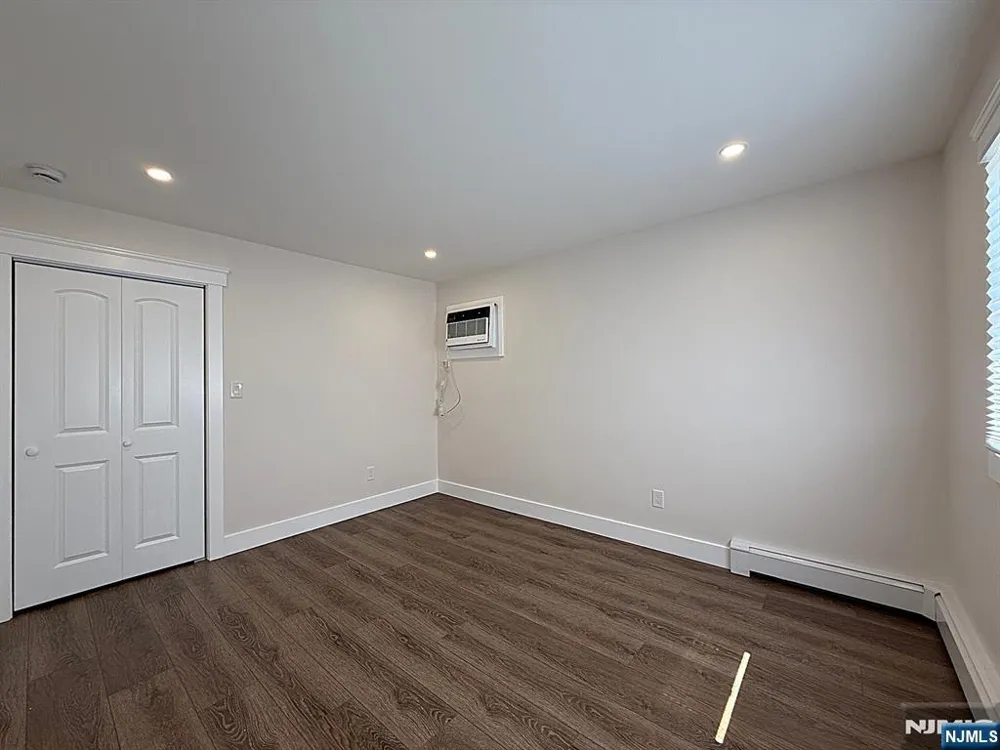 682 Valley Brook Avenue 2 Lyndhurst, NJ 07071