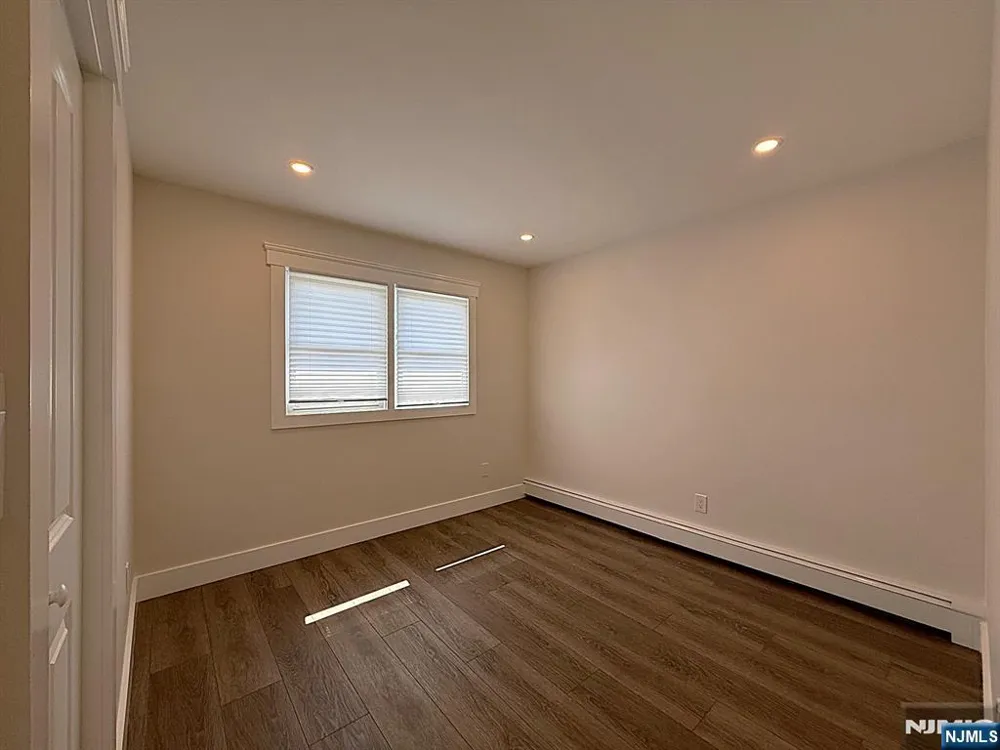 682 Valley Brook Avenue 2 Lyndhurst, NJ 07071