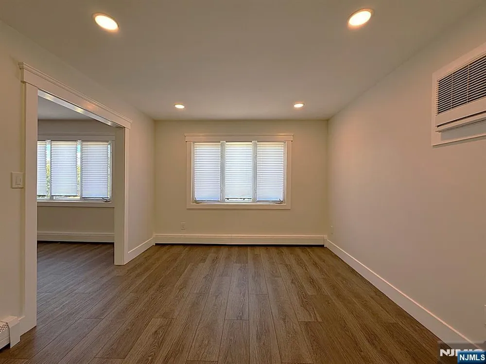 682 Valley Brook Avenue 2 Lyndhurst, NJ 07071