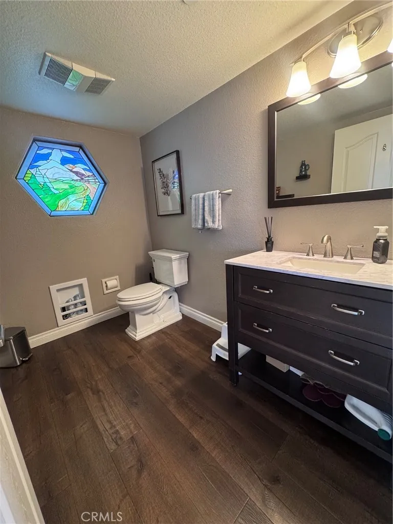 5260 Desert View Lane Wrightwood, CA 92397