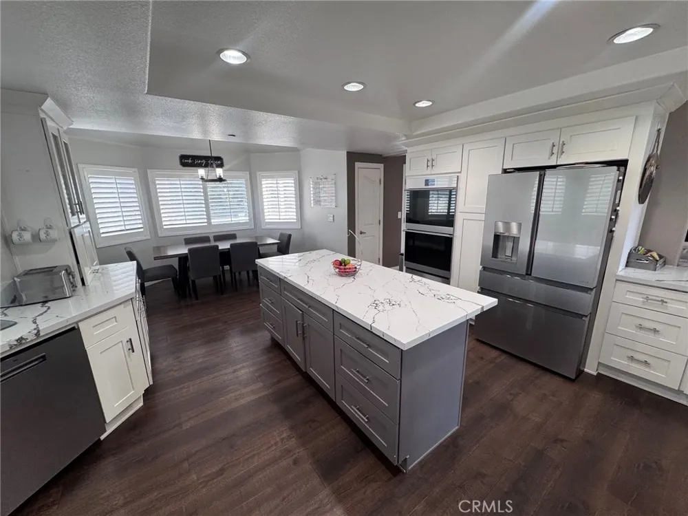 5260 Desert View Lane Wrightwood, CA 92397
