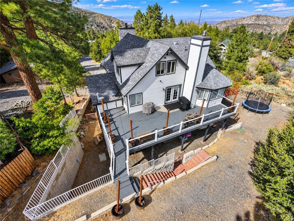 5260 Desert View Lane Wrightwood, CA 92397