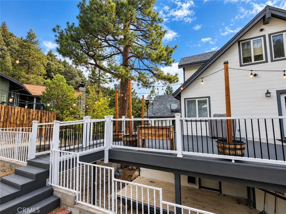 5260 Desert View Lane Wrightwood, CA 92397