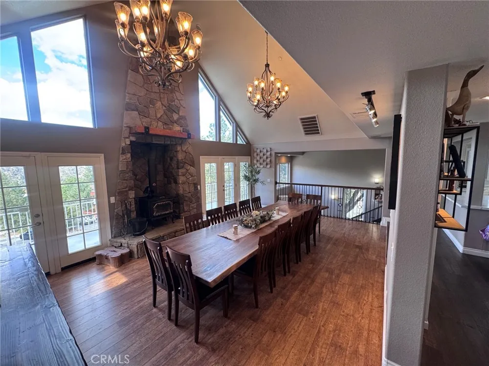 5260 Desert View Lane Wrightwood, CA 92397