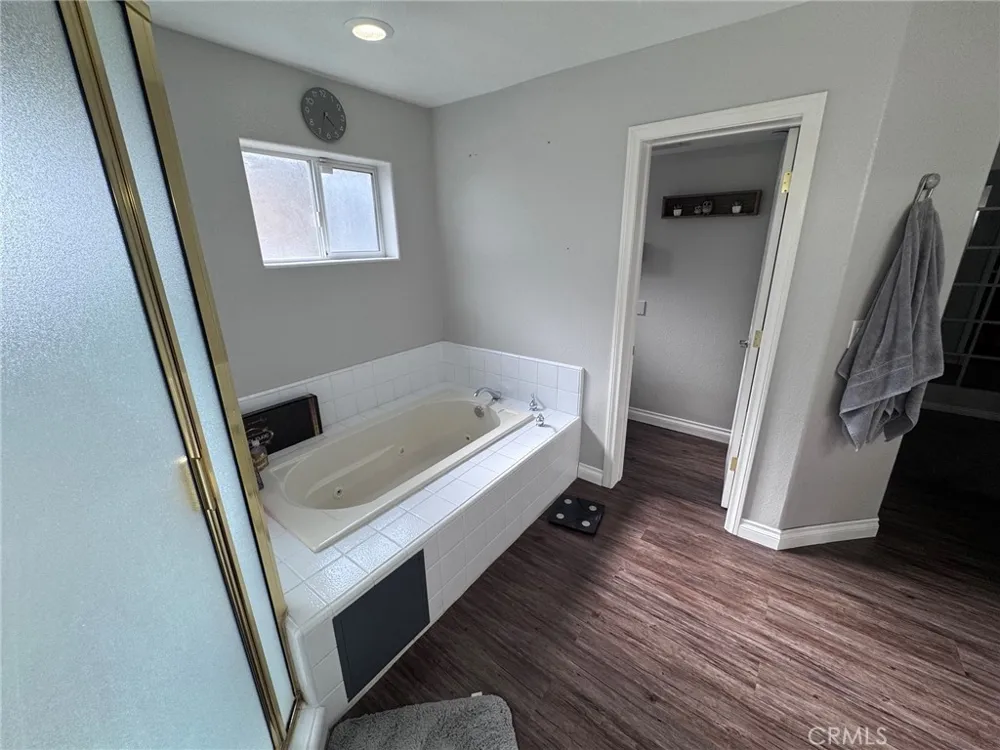 5260 Desert View Lane Wrightwood, CA 92397