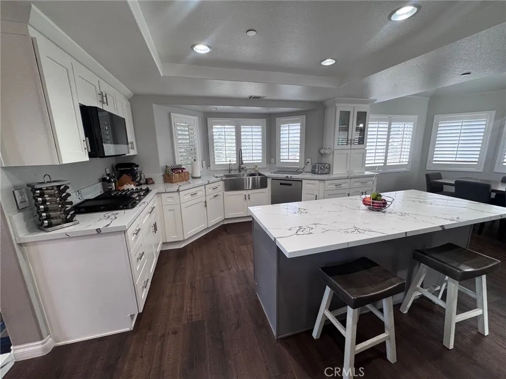 5260 Desert View Lane Wrightwood, CA 92397