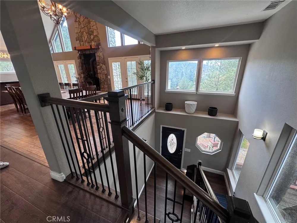 5260 Desert View Lane Wrightwood, CA 92397