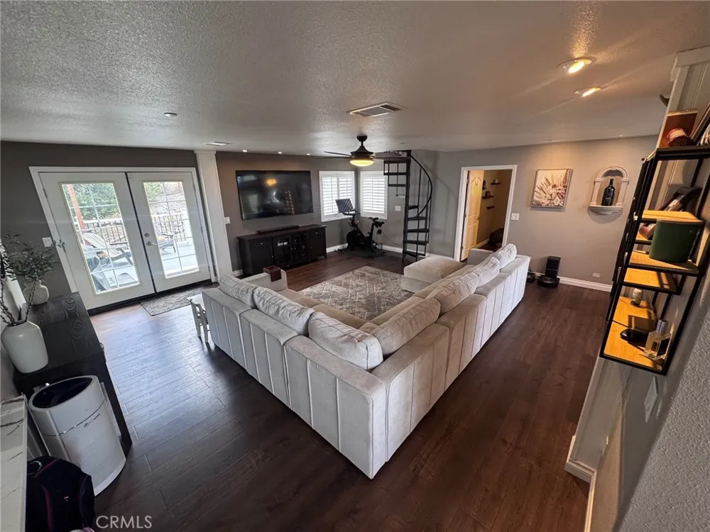 5260 Desert View Lane Wrightwood, CA 92397