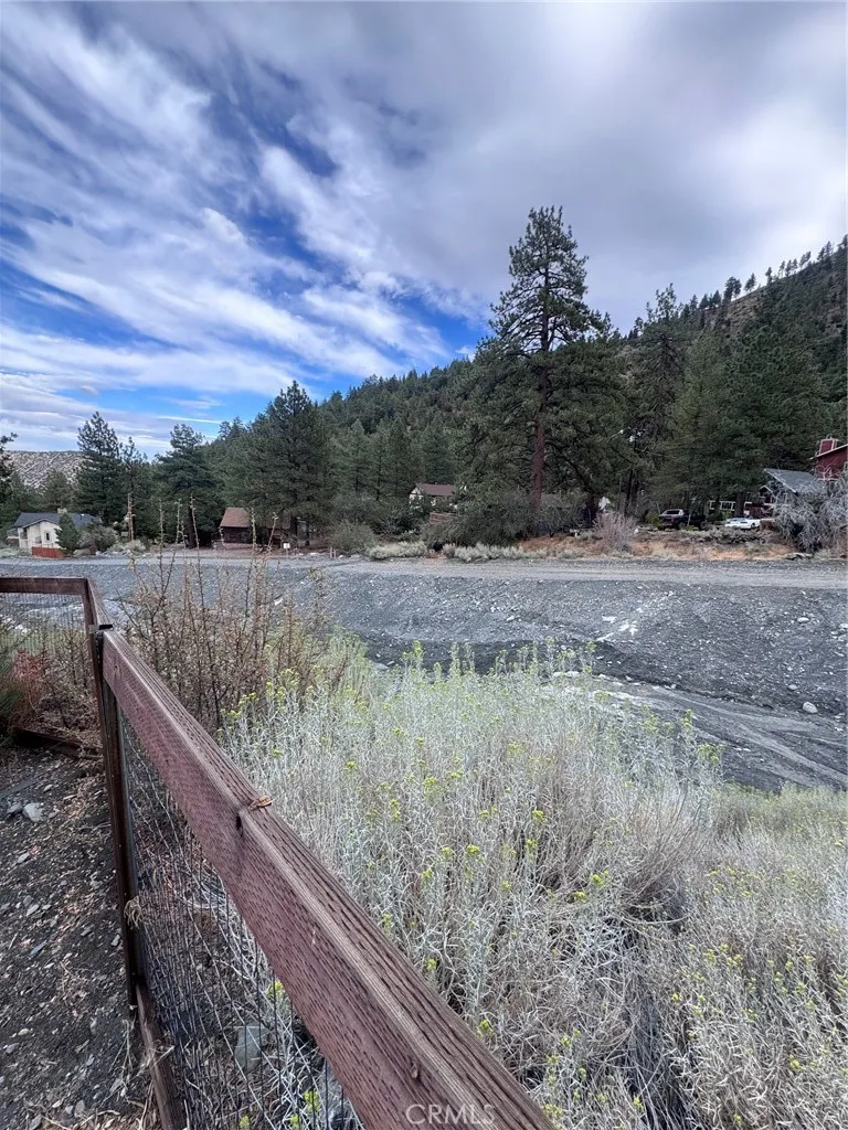 5260 Desert View Lane Wrightwood, CA 92397