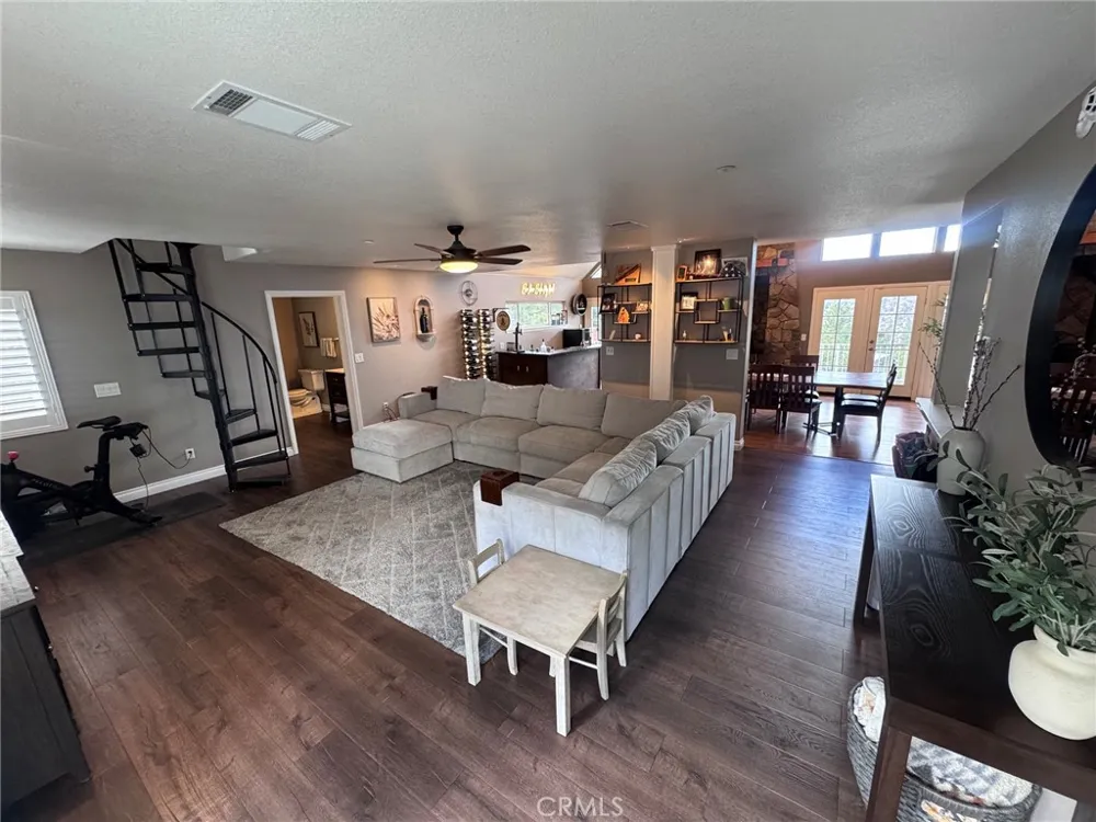 5260 Desert View Lane Wrightwood, CA 92397