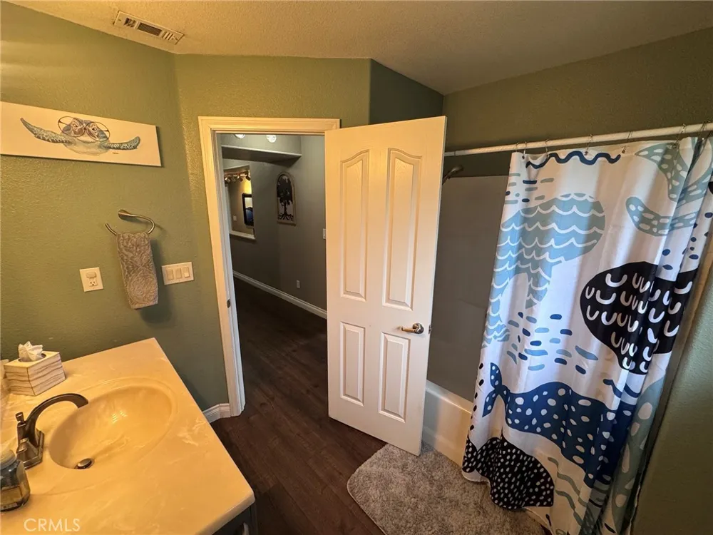 5260 Desert View Lane Wrightwood, CA 92397