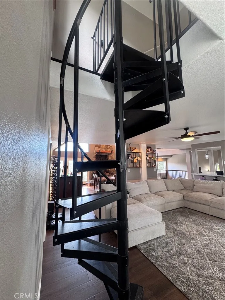 5260 Desert View Lane Wrightwood, CA 92397