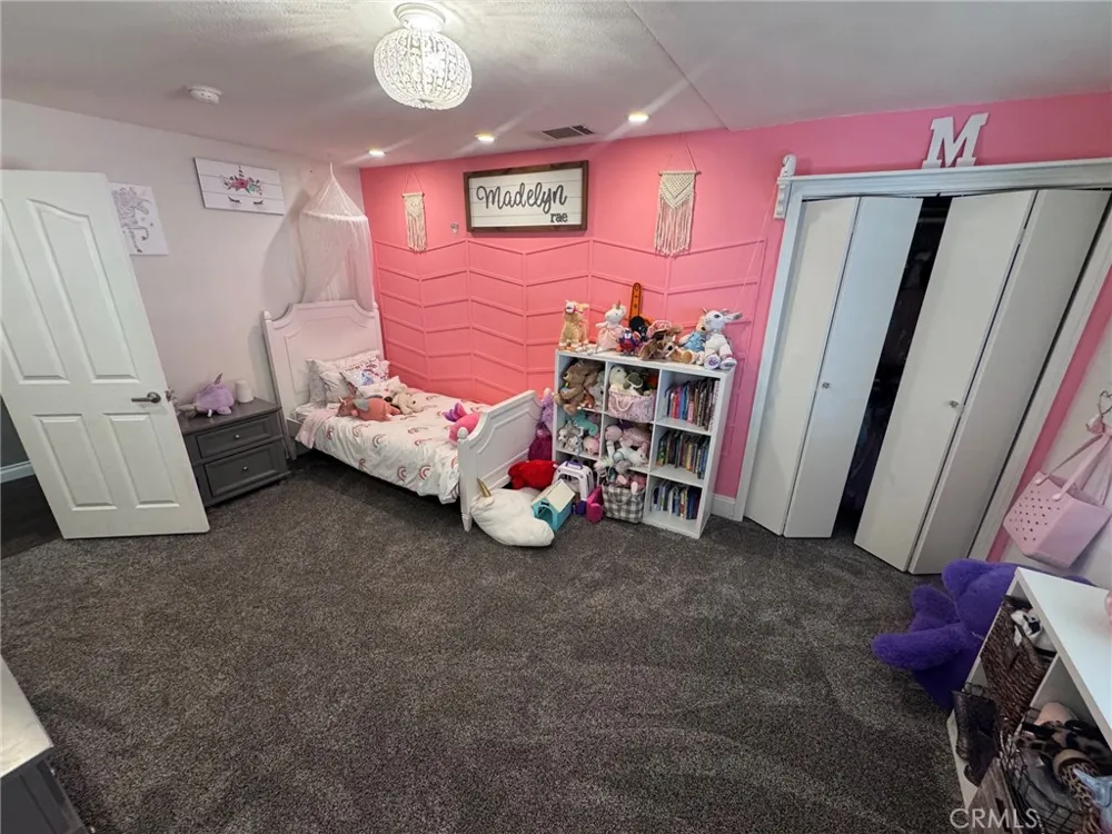 5260 Desert View Lane Wrightwood, CA 92397