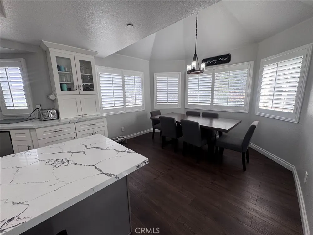5260 Desert View Lane Wrightwood, CA 92397