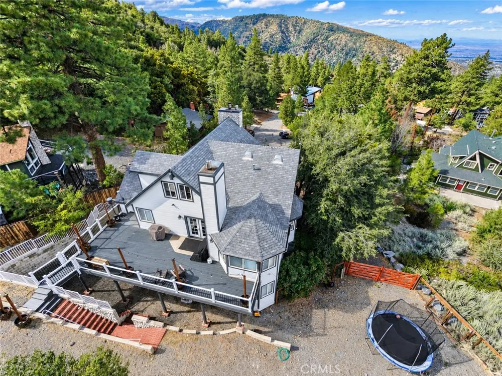 5260 Desert View Lane Wrightwood, CA 92397