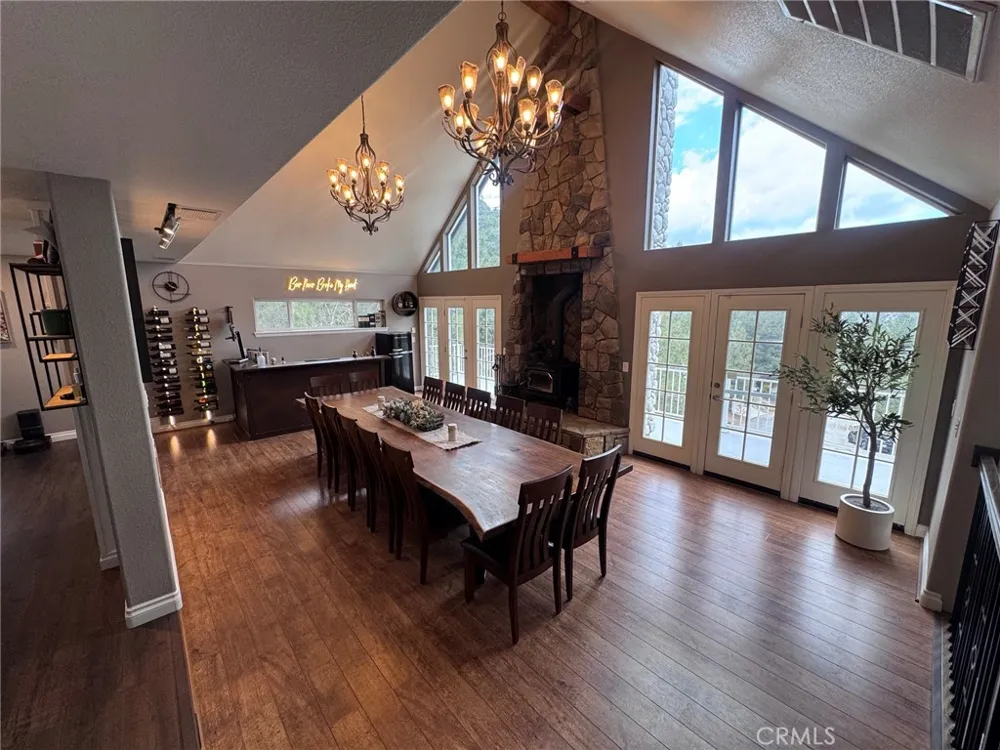 5260 Desert View Lane Wrightwood, CA 92397