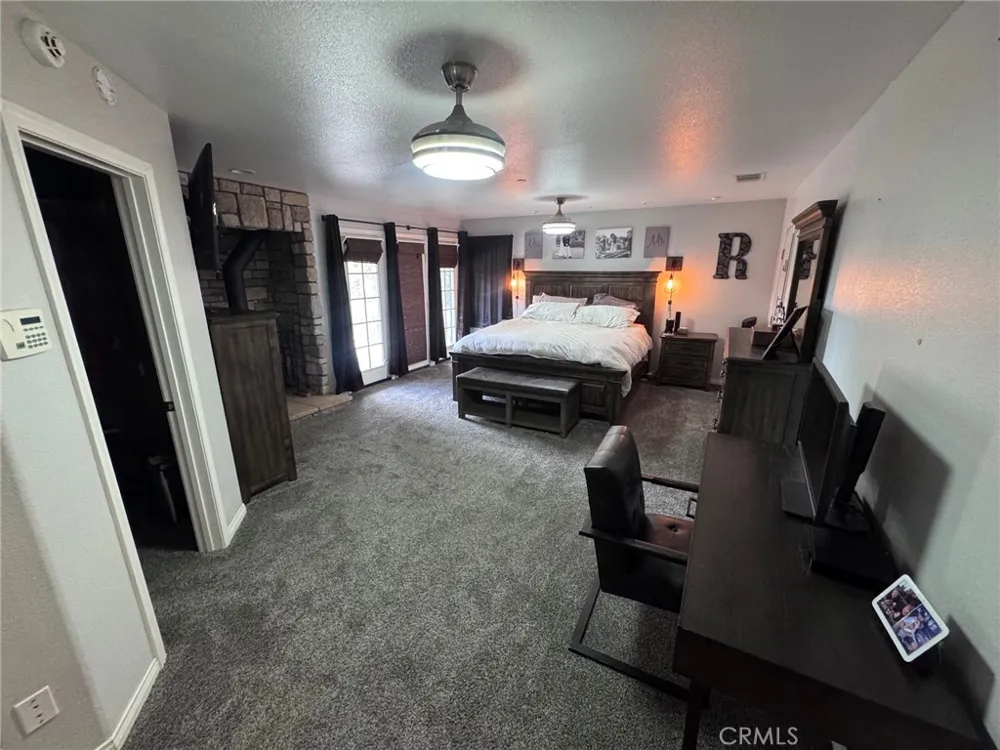5260 Desert View Lane Wrightwood, CA 92397