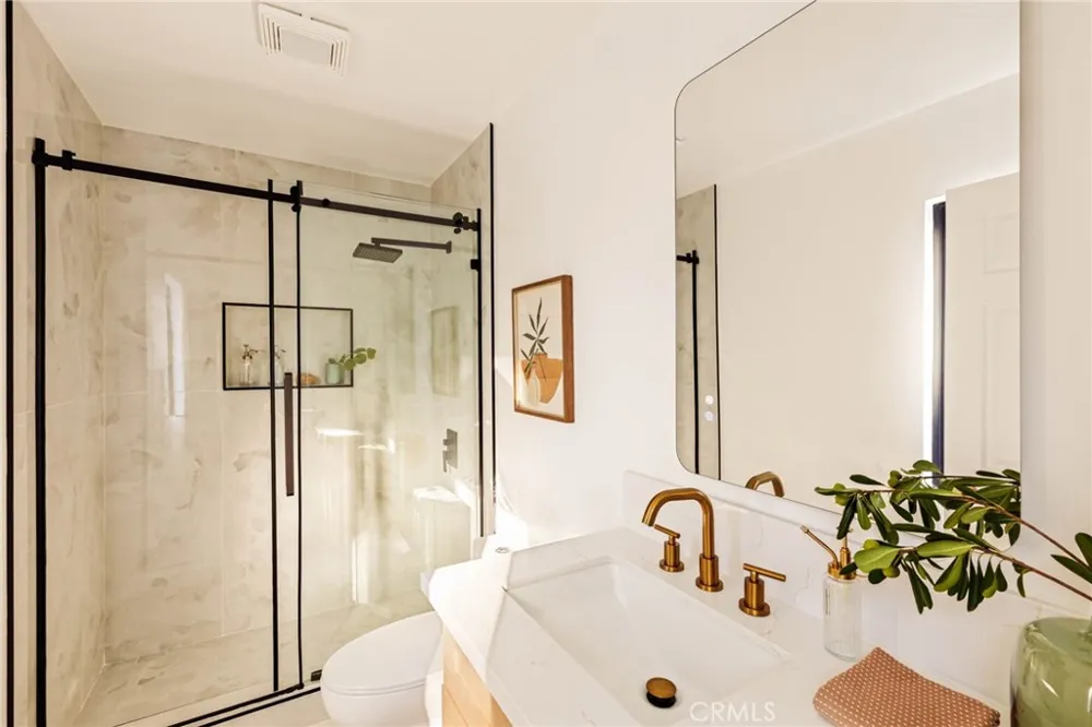 2441 Lyric Avenue Los Angeles, CA 90027