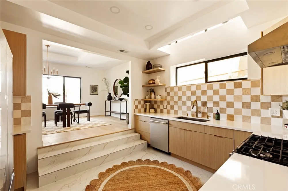 2441 Lyric Avenue Los Angeles, CA 90027