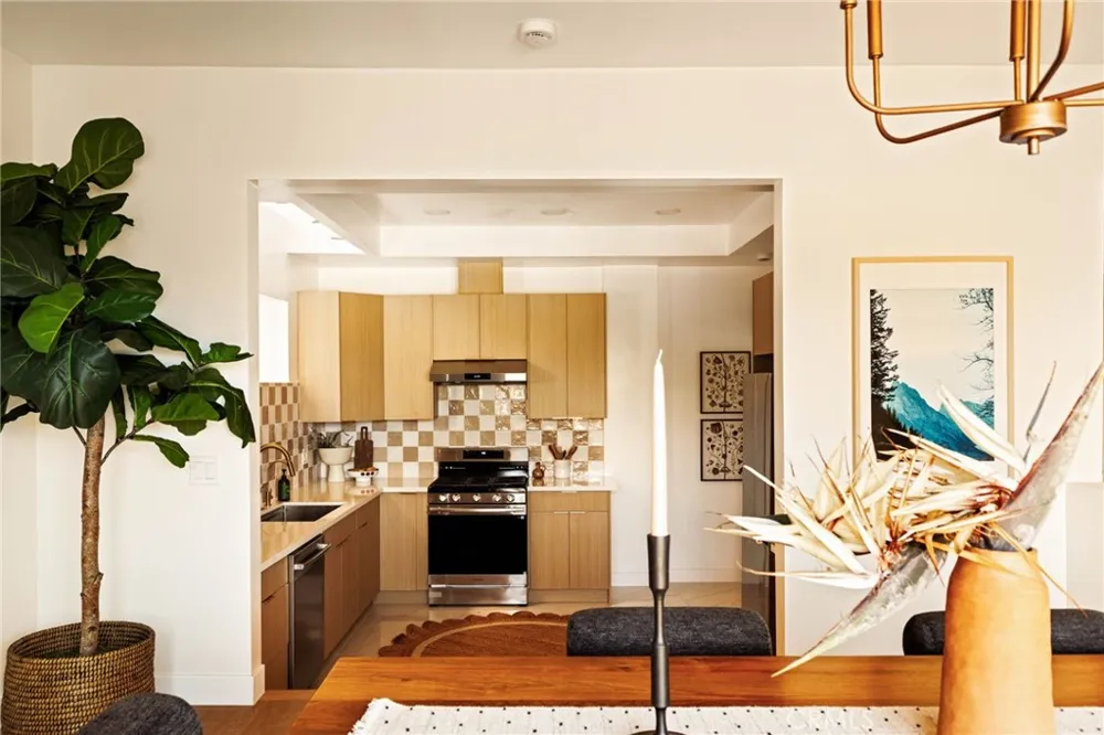 2441 Lyric Avenue Los Angeles, CA 90027