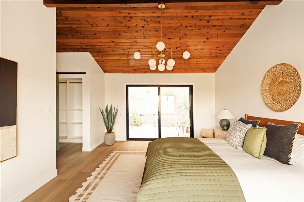 2441 Lyric Avenue Los Angeles, CA 90027