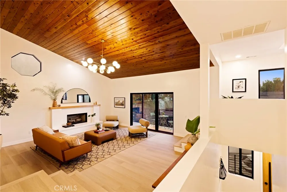 2441 Lyric Avenue Los Angeles, CA 90027