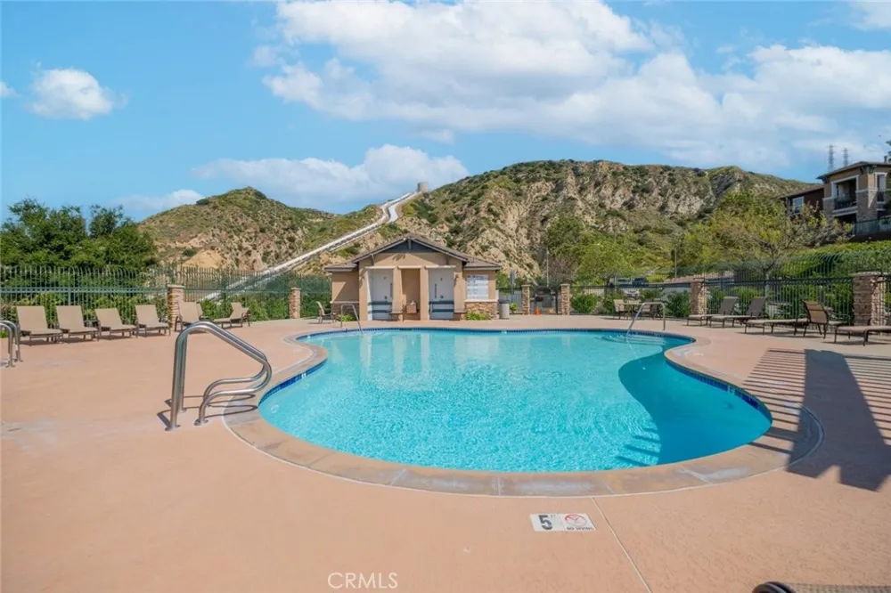 16485 W Nicklaus Drive #120 Sylmar, CA 91342