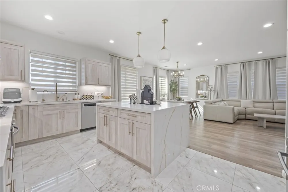 16485 W Nicklaus Drive #120 Sylmar, CA 91342