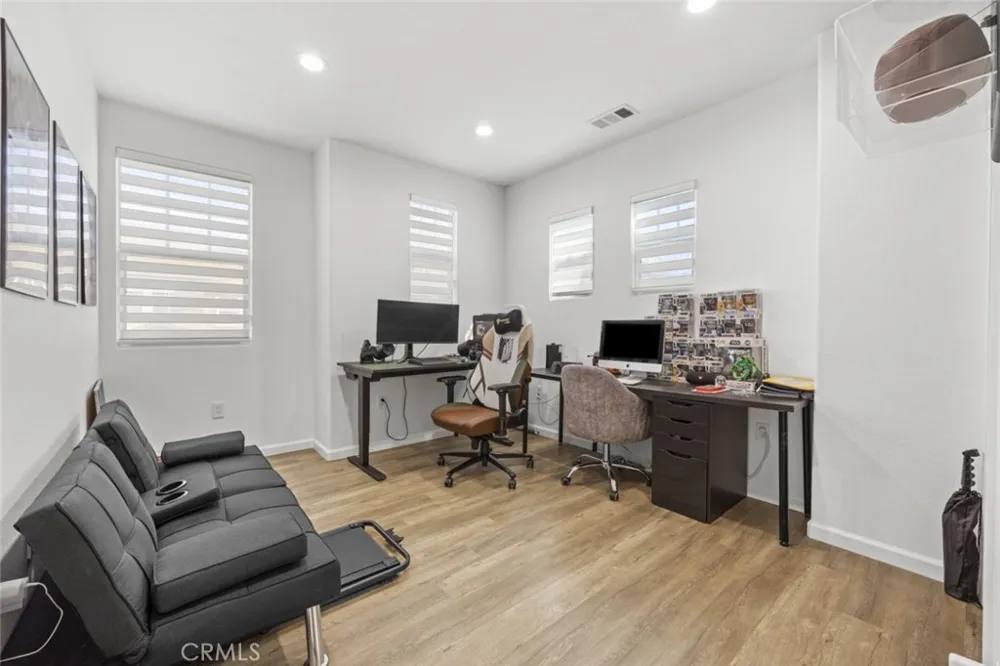 16485 W Nicklaus Drive #120 Sylmar, CA 91342