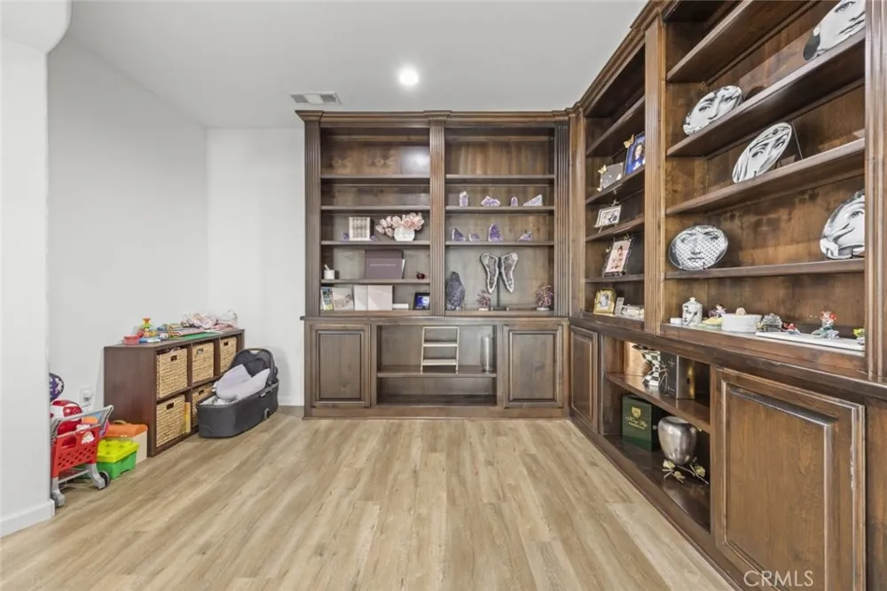 16485 W Nicklaus Drive #120 Sylmar, CA 91342