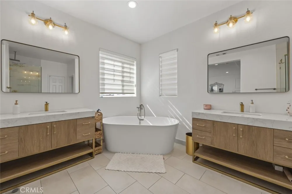 16485 W Nicklaus Drive #120 Sylmar, CA 91342