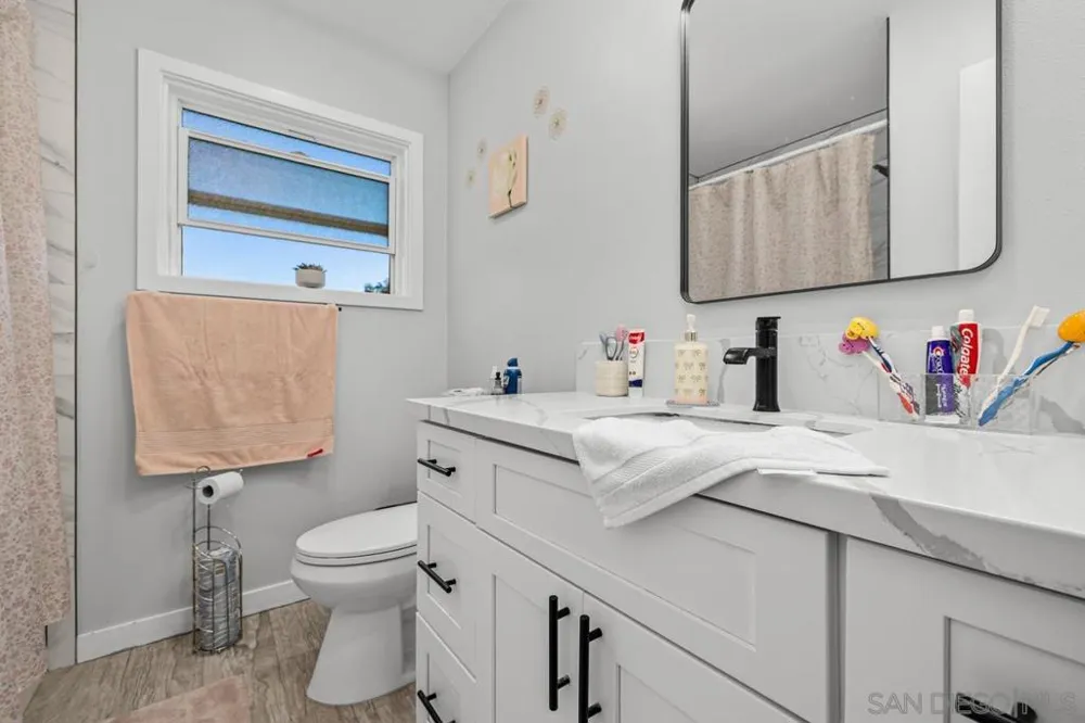 215 r National City, CA 91950
